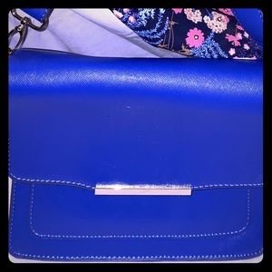 CROSSBODY, MULTI COMPARTMENT ROYAL BLUE PURSE